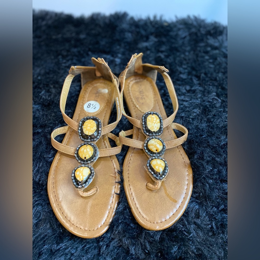 Madeline Stuart Tan Strappy Sandals Women’s 8.5 Beaded Stone Zipper Back